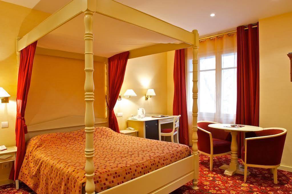 Hotel Le Roncevaux Pau Eksteriør billede
